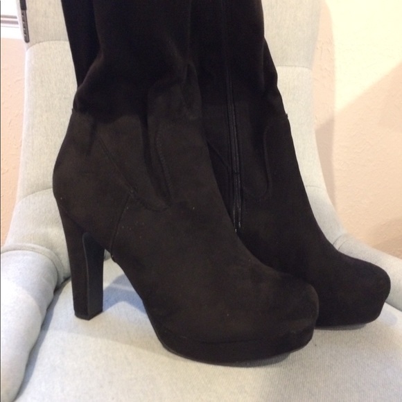 Various Torrid shoes ranging from size 11.5 to 12w - Picture 15 of 16